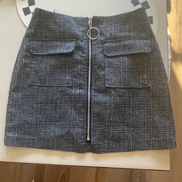 Plaid Zip-up Skirt - Picture 1 of 6